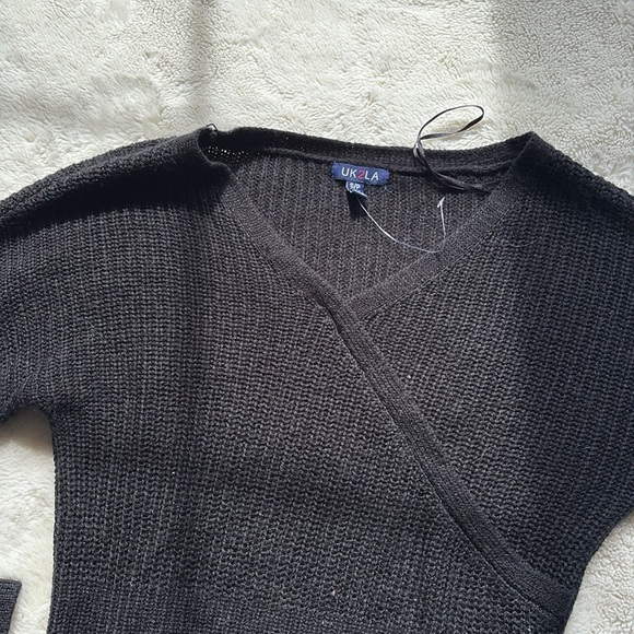 UK2LA Black Ribbed Knit Wrap Sweater Crop Top - Long Sleeve Size Small - Picture 2 of 5